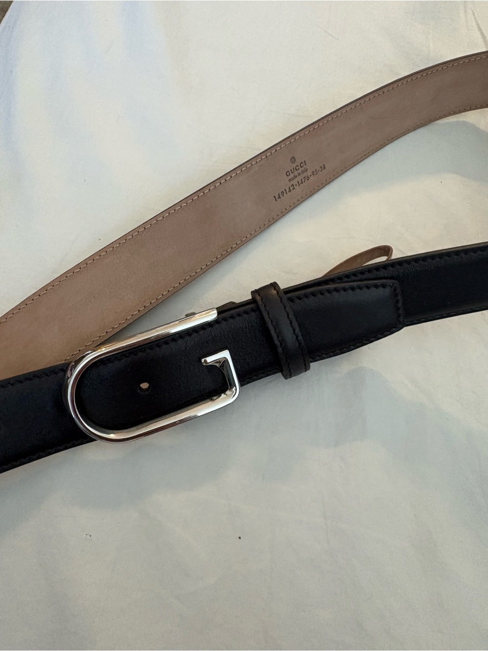 Gucci Dark Brown Leather Men’s Belt with Silver Buckle and Tan Interior